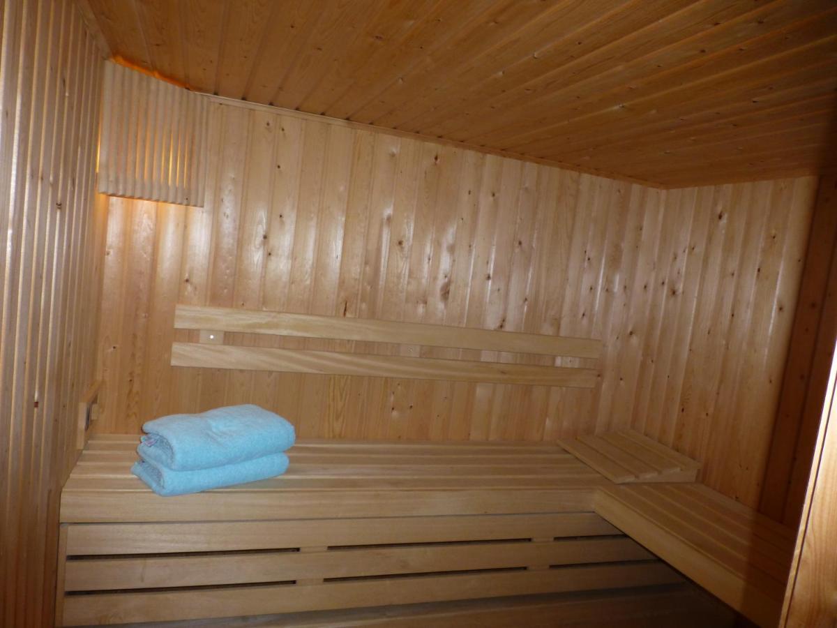 Onder De Peppel Met Sauna En Jacuzzi * Wijk en Aalburg